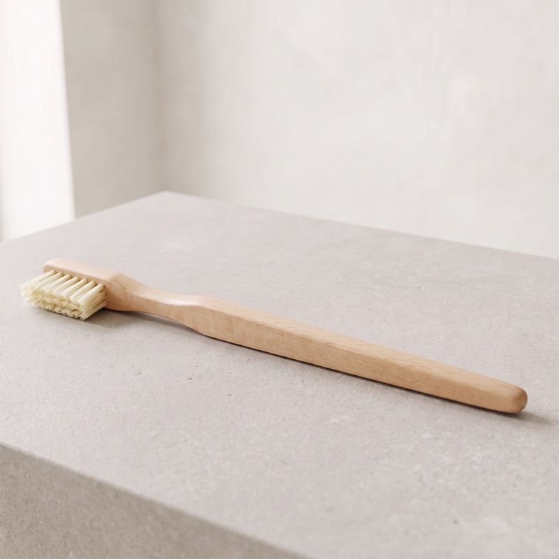PlastfriTannbørste Medium - Bøketre & Naturbust | Novela